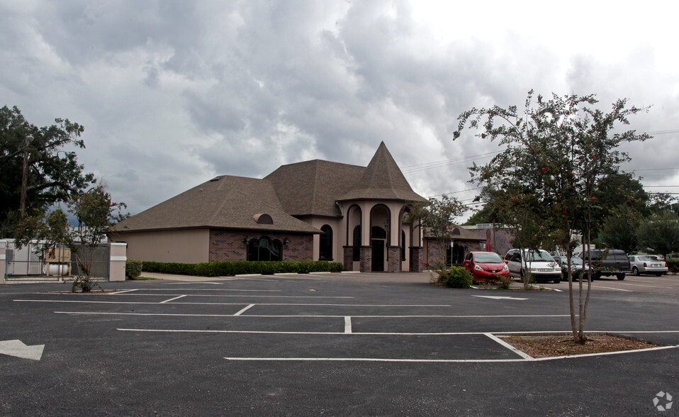 6900 N Nebraska Ave, Tampa, FL for rent - Building Photo - Image 1 of 6