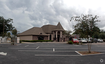 6900 N Nebraska Ave, Tampa, FL for rent Building Photo- Image 1 of 7