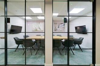 265-269 Wimbledon Park Rd, London to rent Interior Photo- Image 2 of 8