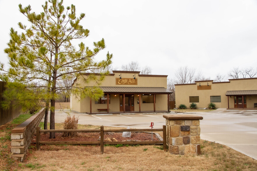 1536 Echota Ave, Tahlequah, OK for sale - Primary Photo - Image 1 of 1