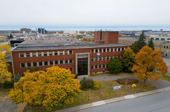 8270-8310 Ch Devonshire, Mt Royal, QC to rent Building Photo- Image 1 of 5