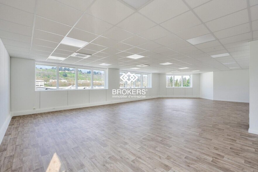 Office in Saint-Genis-Laval to rent - Interior Photo - Image 2 of 6
