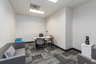 11815 Fountain Way, Newport News, VA to rent Interior Photo- Image 1 of 2