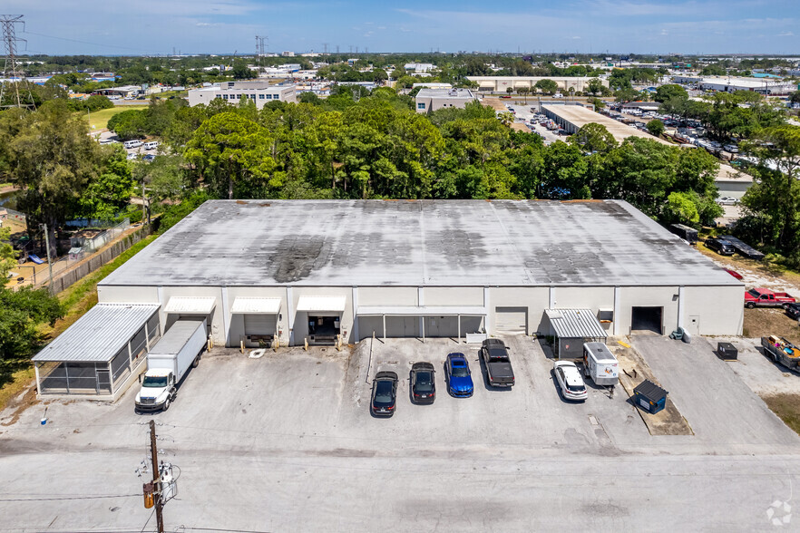 13733 W Rena Dr, Largo, FL for sale - Primary Photo - Image 2 of 13