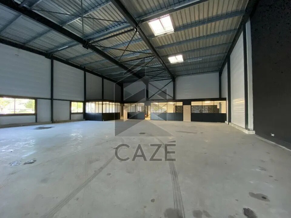 Office in Martignas-sur-Jalle to rent Building Photo- Image 1 of 7