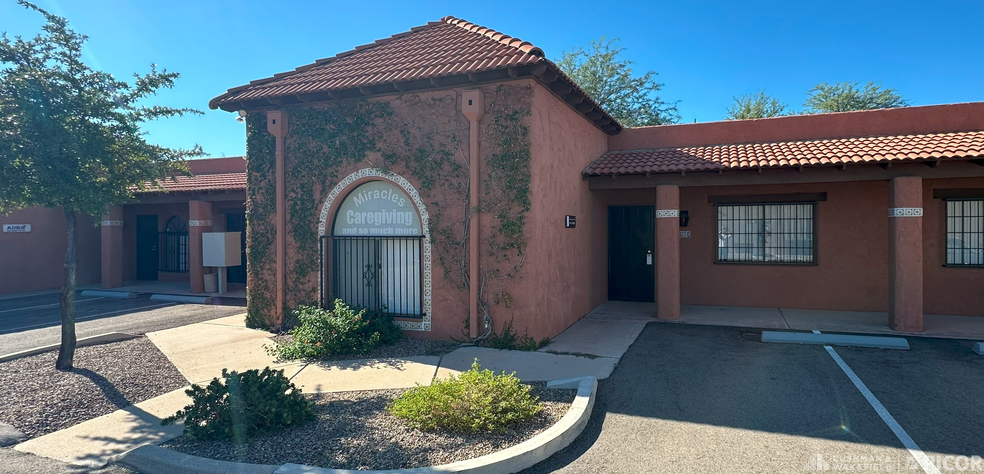 2828 N Country Club Rd, Tucson, AZ for rent - Building Photo - Image 1 of 5