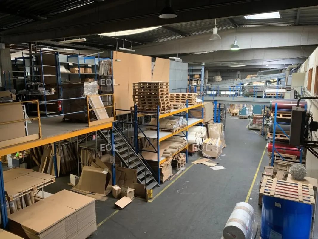 Industrial in SAINT-OUEN-L'AUMONE to rent Interior Photo- Image 1 of 5