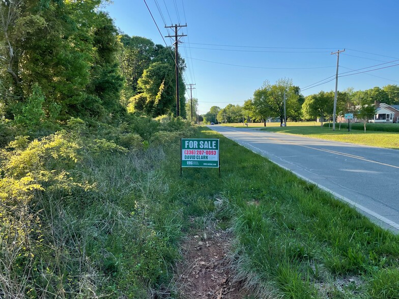 5322 Appomattox, Pleasant Garden, NC for sale - Primary Photo - Image 1 of 1