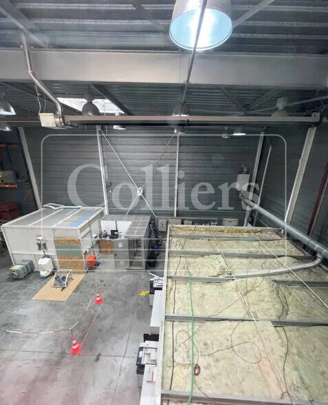 Light Industrial in Aix-en-Provence to rent - Interior Photo - Image 3 of 13