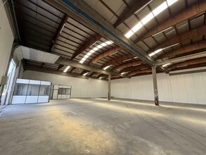 Office in Saint-Priest to rent Interior Photo- Image 2 of 4