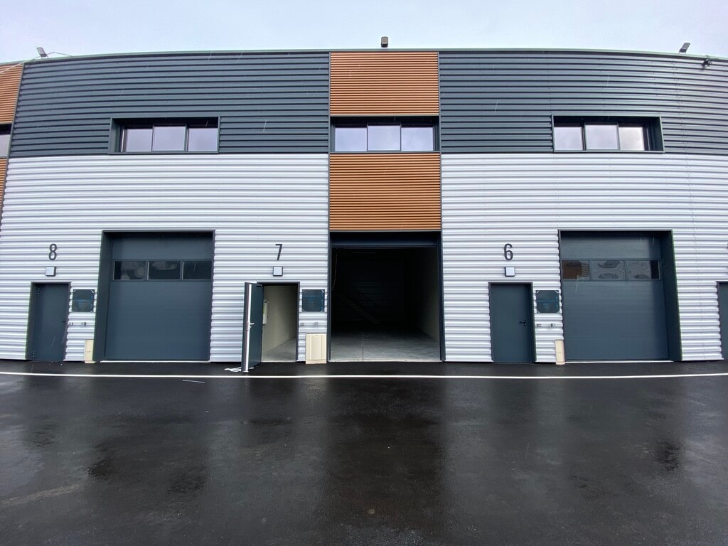 Location Local d'activités 130 m² - Photo 1