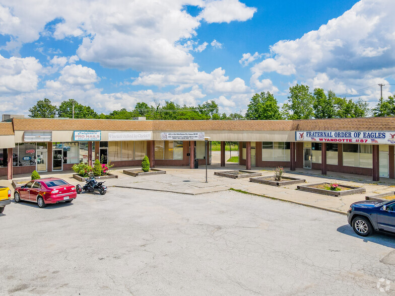 1938-1981 N 63rd Dr, Kansas City, KS for sale - Building Photo - Image 1 of 1