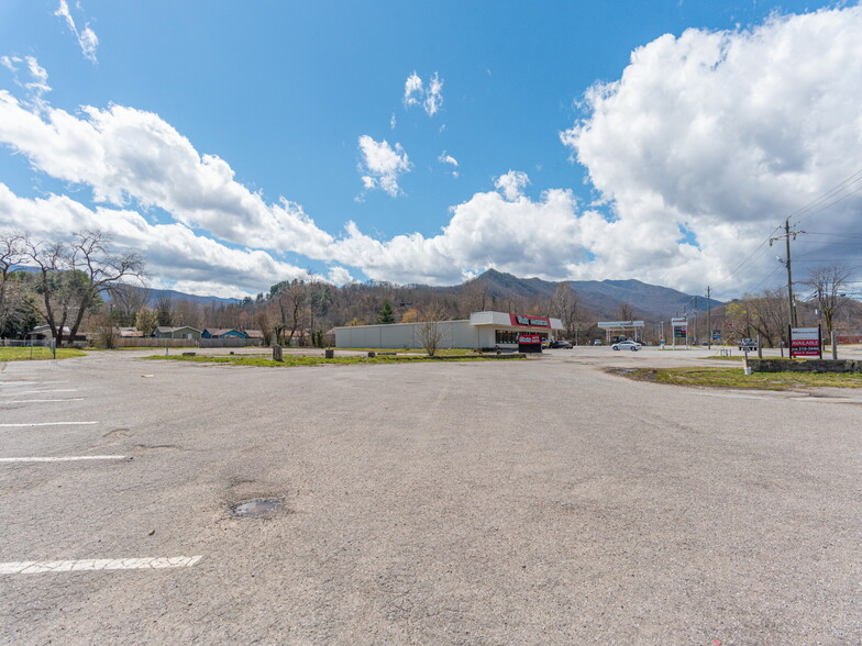 1897 South Main St, Waynesville, NC for sale - Building Photo - Image 1 of 1