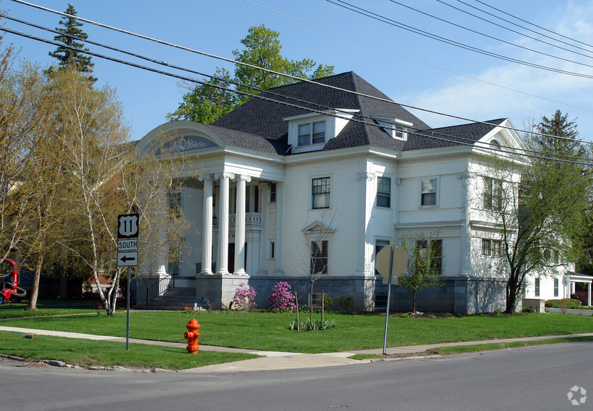 273 Paddock St, Watertown, NY for sale - Primary Photo - Image 1 of 1