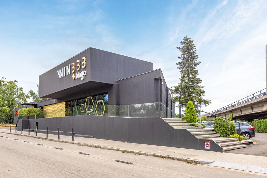 Retail in Mollet del Vallès, Barcelona to rent - Building Photo - Image 1 of 3