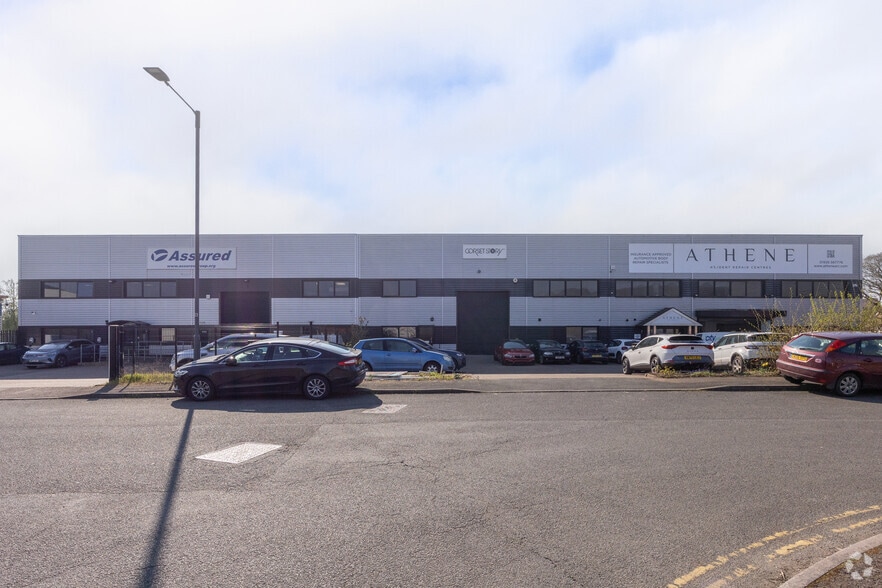 20B Harriott Dr, Warwick to rent - Building Photo - Image 2 of 13