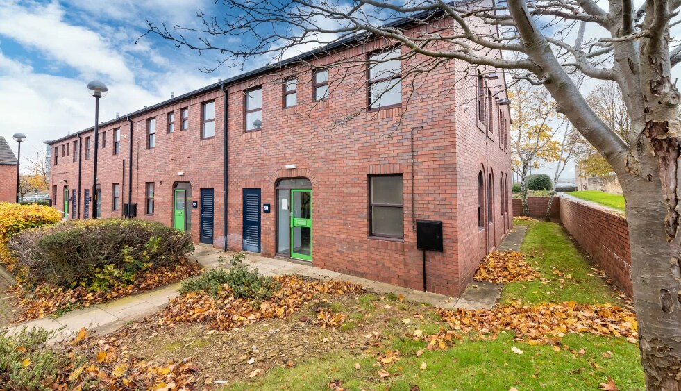 13-18 Churchfield Ct, Barnsley for sale - Primary Photo - Image 1 of 1