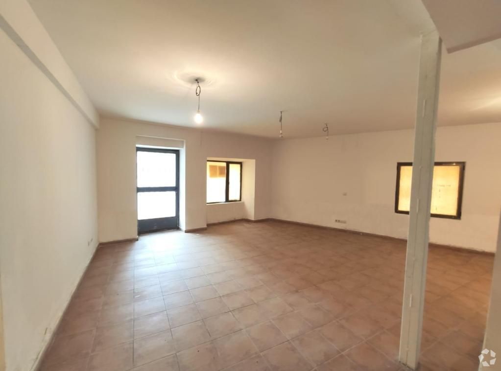 Avenida Juan Carlos i, 15, Robledo de Chavela, MAD 28294 - Unit Puerta 01, Esc. 1 -  - Interior Photo - Image 2 of 4