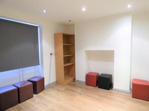 26 Harmer St, Gravesend to rent Interior Photo- Image 2 of 4