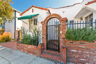 1020 Pico Blvd, Santa Monica, CA for rent Building Photo- Image 2 of 33