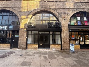 1-69 Jubilee Arch, Windsor to rent Building Photo- Image 1 of 3