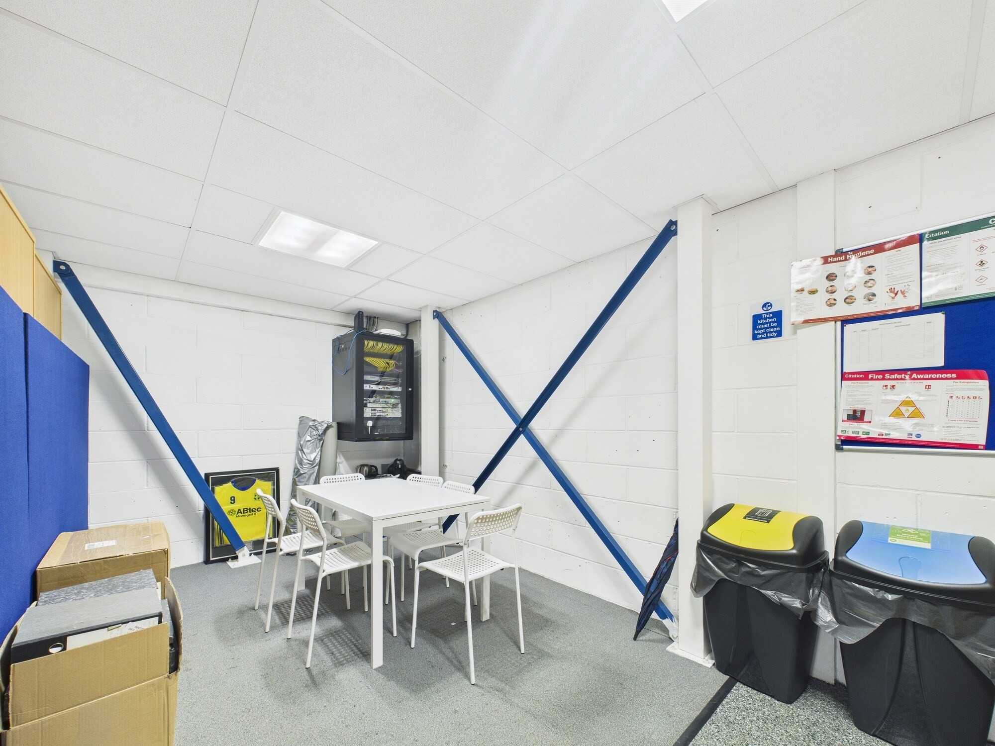 Swan Lane, Wigan to rent Interior Photo- Image 1 of 12