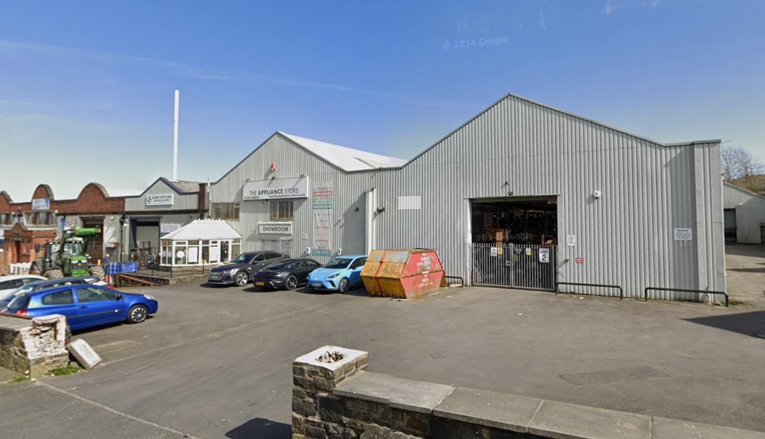 Manchester Rd, Burnley to rent Primary Photo- Image 1 of 2