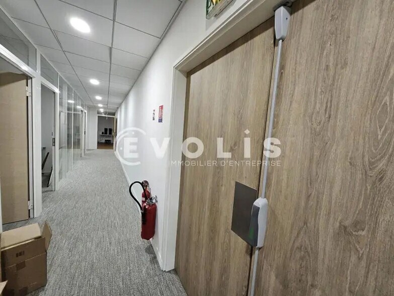 Office in Arcueil to rent - Building Photo - Image 2 of 16