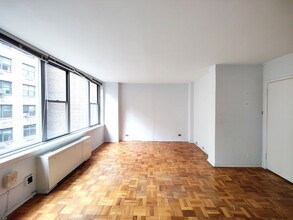 155 E 55th St, New York, NY for rent Interior Photo- Image 2 of 5