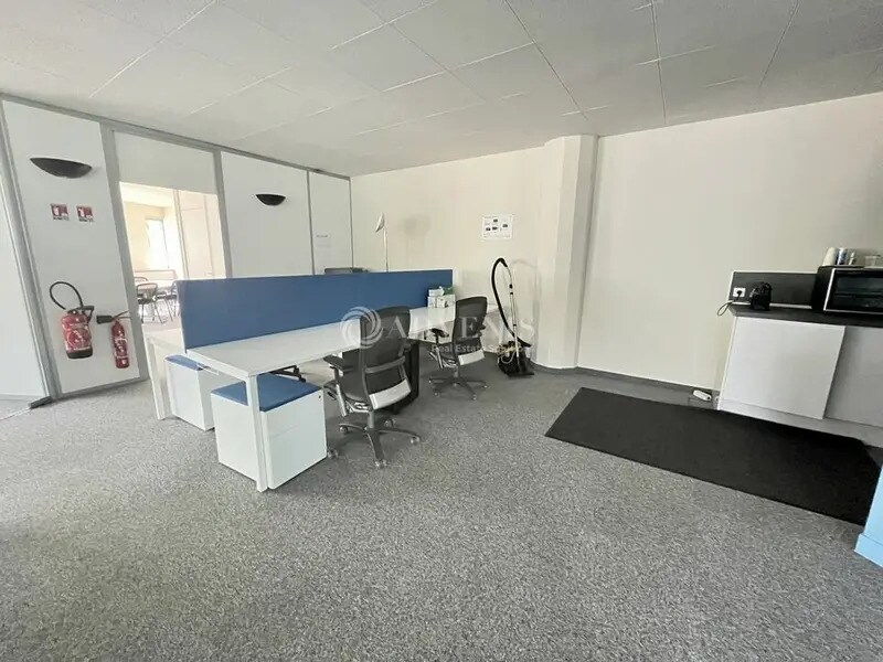 Office in Tremblay-en-France to rent Interior Photo- Image 1 of 10