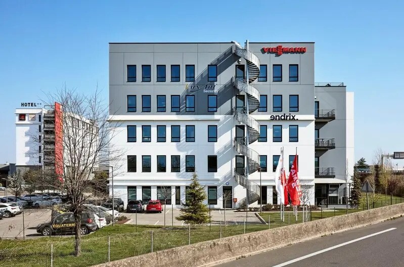 Office in Saint-Priest to rent - Building Photo - Image 2 of 15