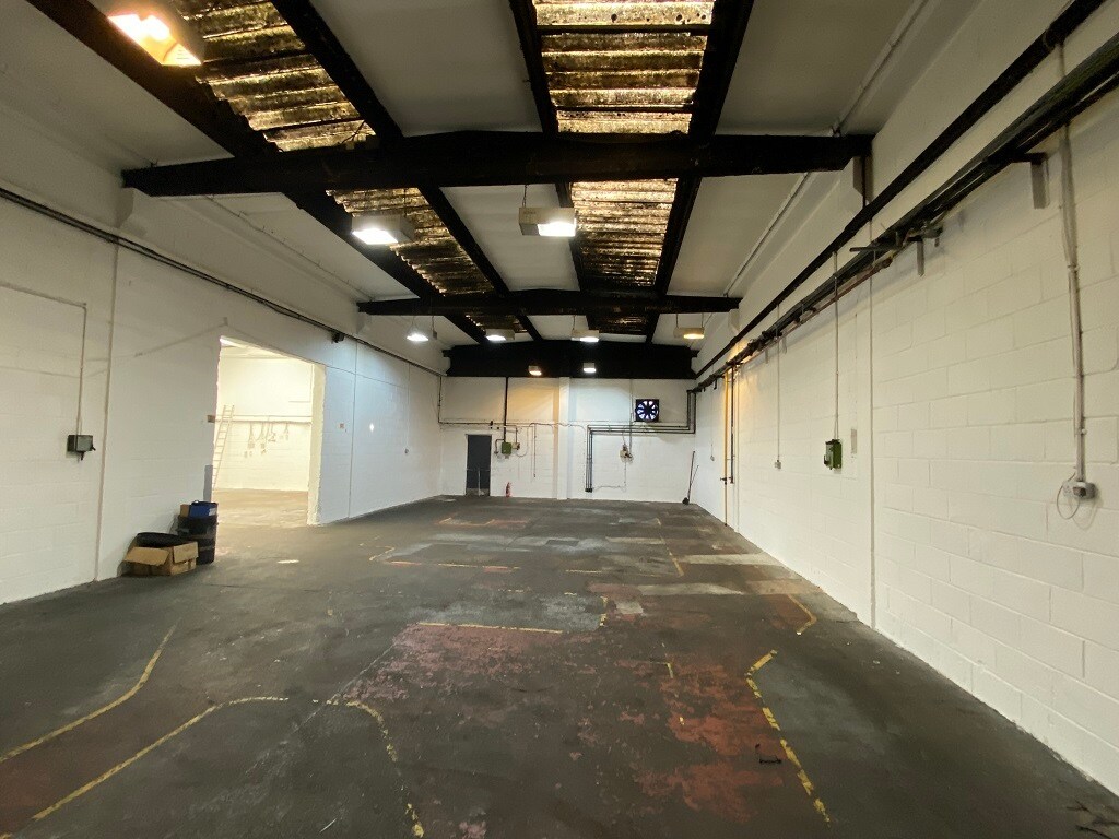 Howard St, West Bromwich to rent Building Photo- Image 1 of 10