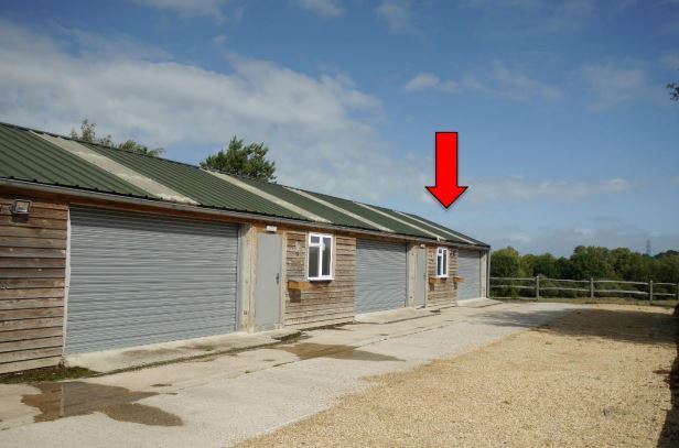 West Chiltington Ln, Billingshurst for sale Primary Photo- Image 1 of 1