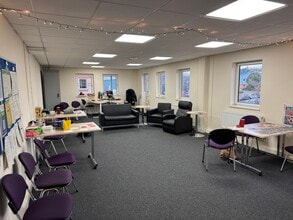 Moorbrook, Didcot to rent Interior Photo- Image 1 of 1