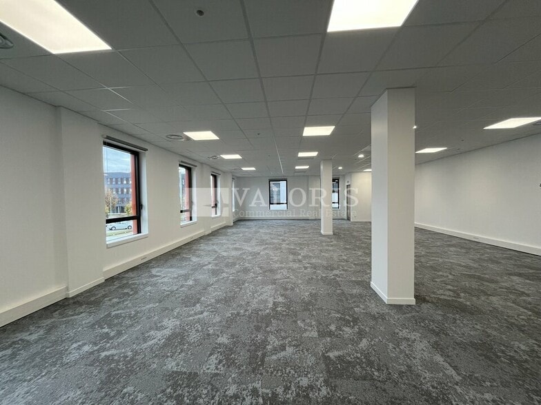 Office in Montluel to rent - Building Photo - Image 2 of 13