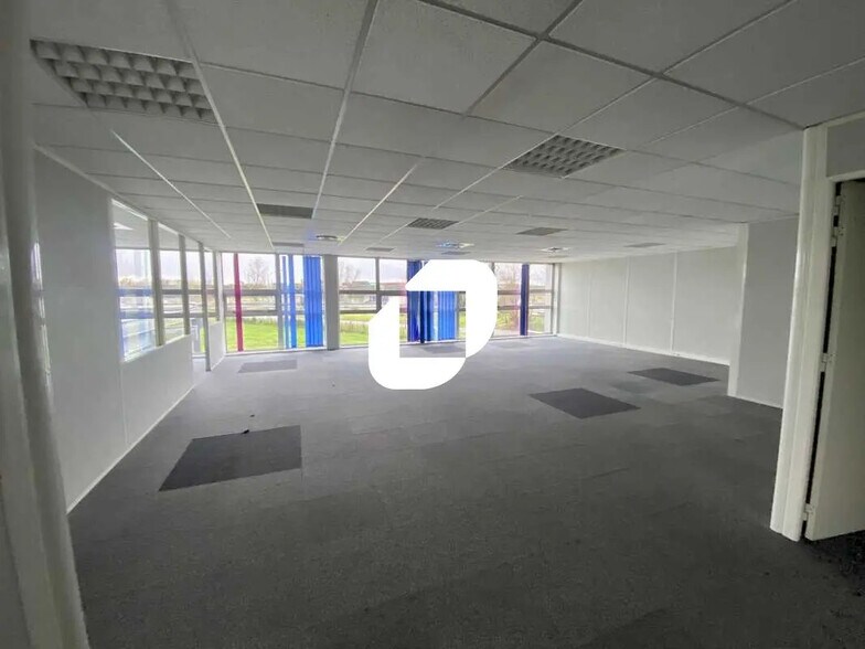 Office in Bordeaux to rent - Interior Photo - Image 3 of 23