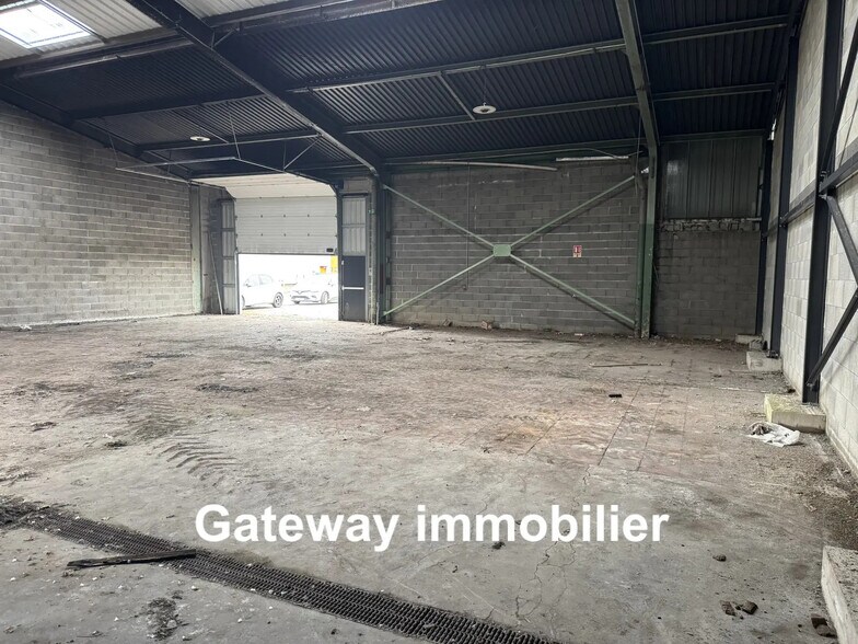 Industrial in Riom for sale - Building Photo - Image 2 of 7