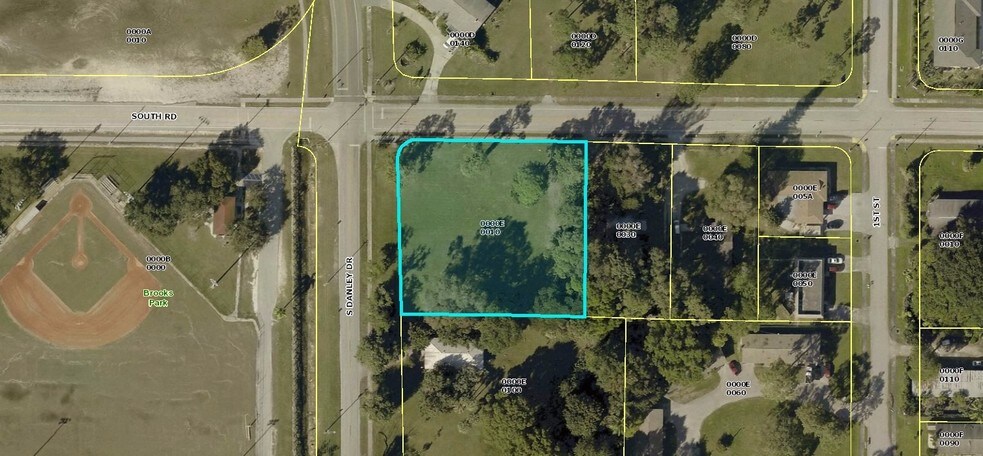 102 South Rd, Fort Myers, FL for sale - Primary Photo - Image 1 of 1
