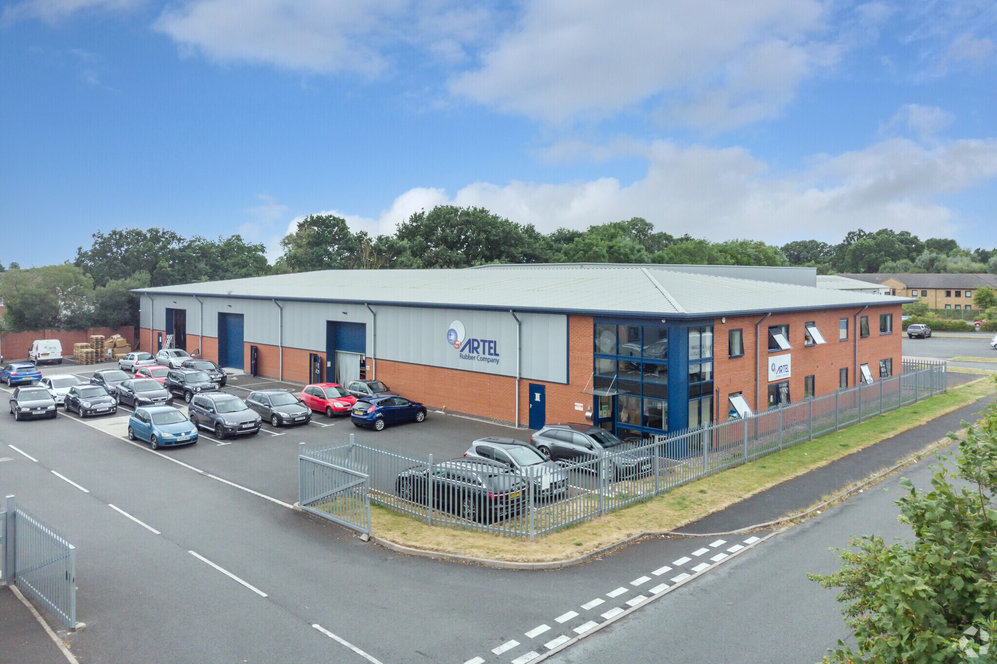 4 Adams Way, Alcester for sale Primary Photo- Image 1 of 1