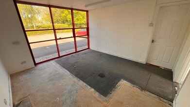 37-42 Saffron Ct, Basildon to rent Interior Photo- Image 2 of 4