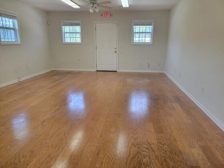 135 Palm St, Holly Springs, GA for rent - Building Photo - Image 3 of 7