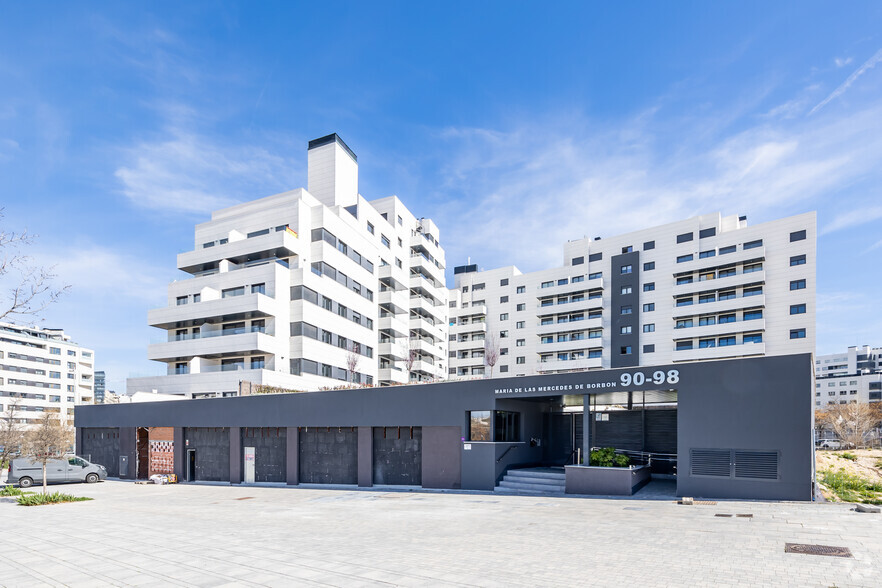 Calle María Mercedes de Borbón, 96, Madrid, Madrid for rent - Building Photo - Image 3 of 3