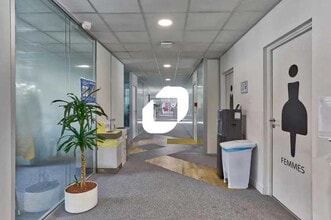 Office in Évry-Courcouronnes to rent Interior Photo- Image 1 of 5