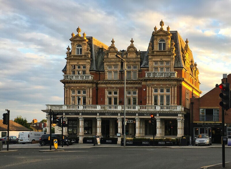 1-1A The Green, London for rent - Building Photo - Image 2 of 12