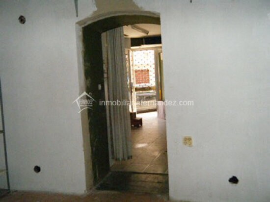 Retail in Cáceres, Cáceres to rent - Building Photo - Image 3 of 3