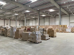 Industrial in Marly-la-Ville to rent Building Photo- Image 2 of 6