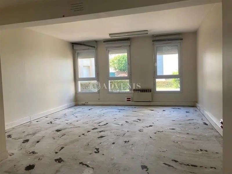 Location Bureaux 229 m² - Photo 1