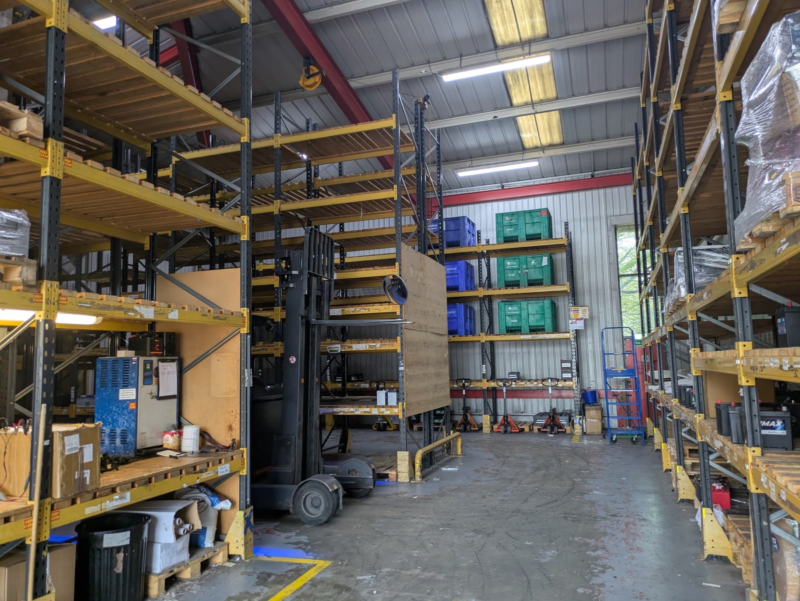 Walnut Tree Clos, Guildford to rent Interior Photo- Image 1 of 1