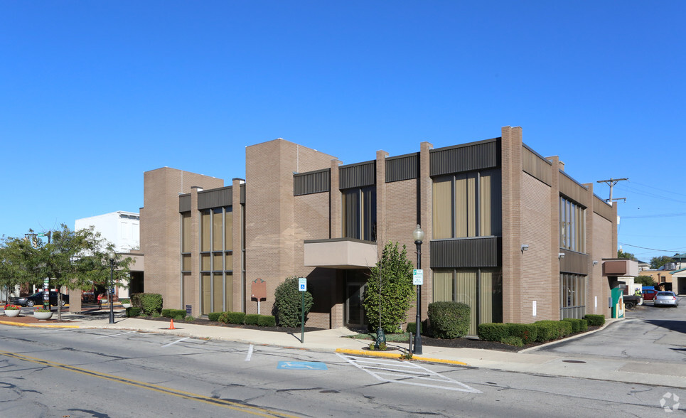 100 N Main St, Bellefontaine, OH for sale - Primary Photo - Image 1 of 1