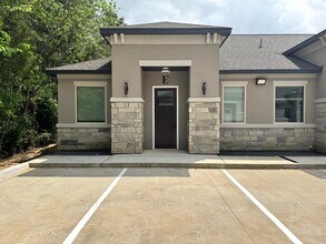 12410 Spring Cypress Rd, Tomball, TX to rent Building Photo- Image 1 of 15